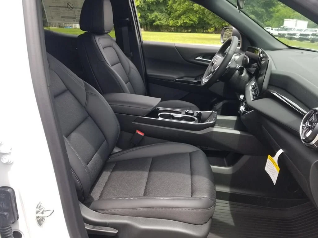 2026 Chevrolet Equinox LT - Photo 26