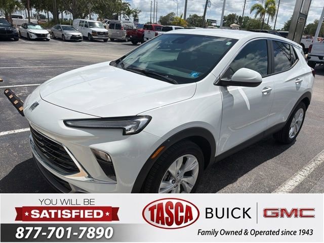 Used 2024 Summit White Buick Preferred image 1