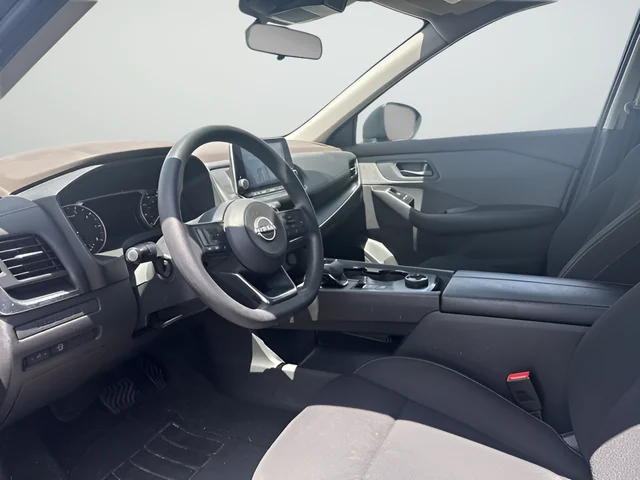 Used 2023 Gray Nissan S image 11