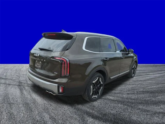 Certified Used 2023 Dark Moss Kia EX image 4
