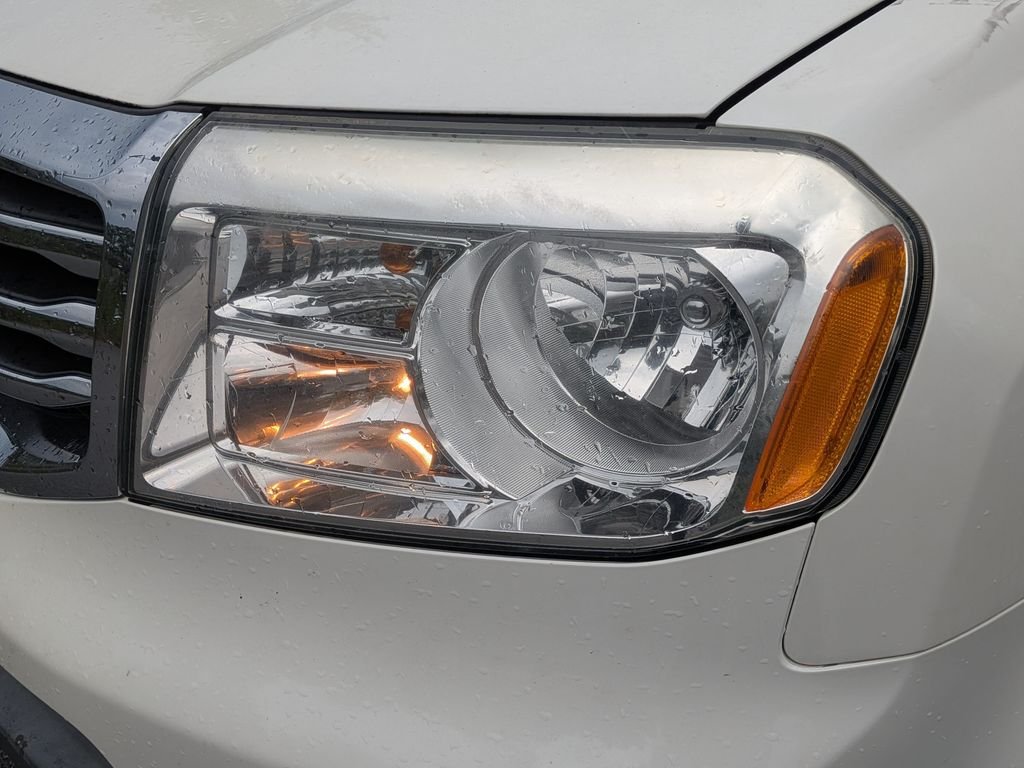 Used 2012 White Honda Touring image 6