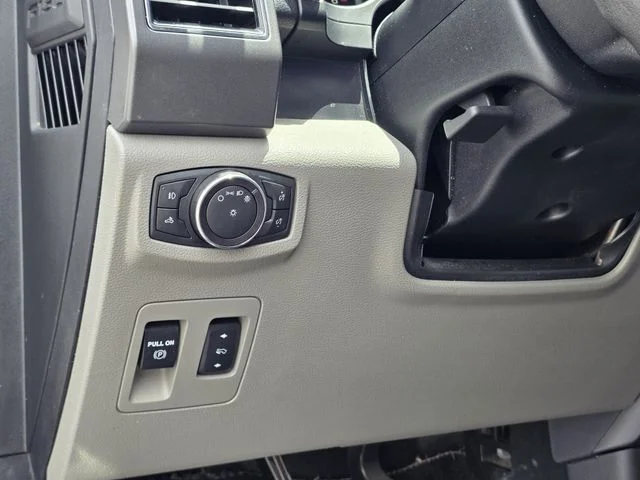 Used 2020 Oxford White Ford XLT image 17