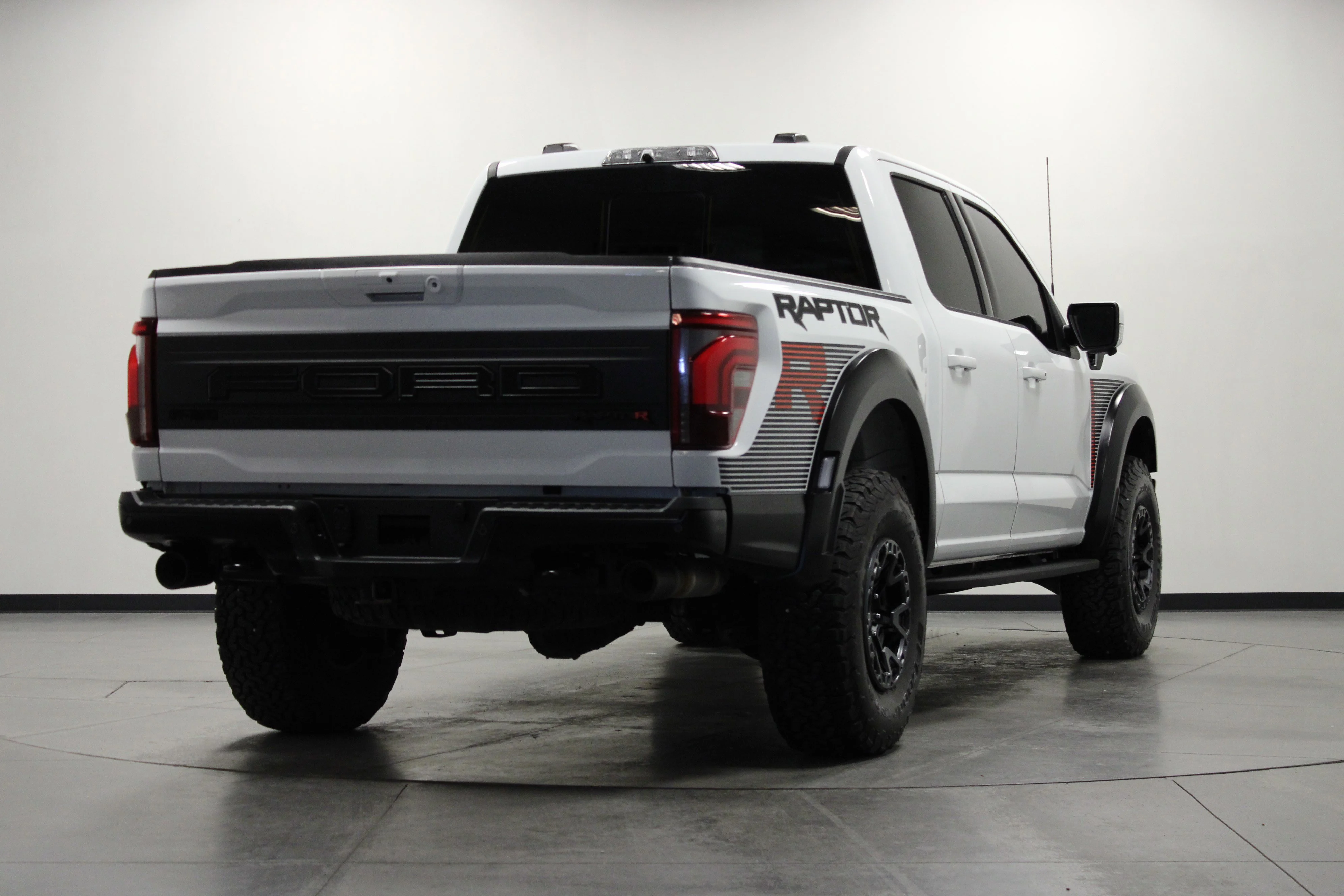 Used 2024 Oxford White Ford Raptor image 4