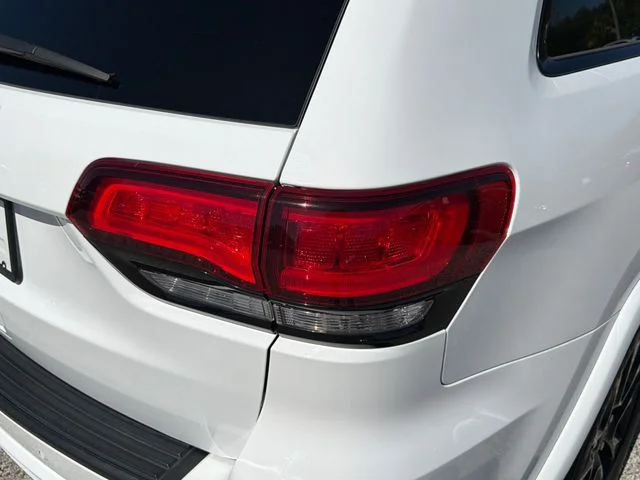 Used 2019 White Jeep Altitude image 9