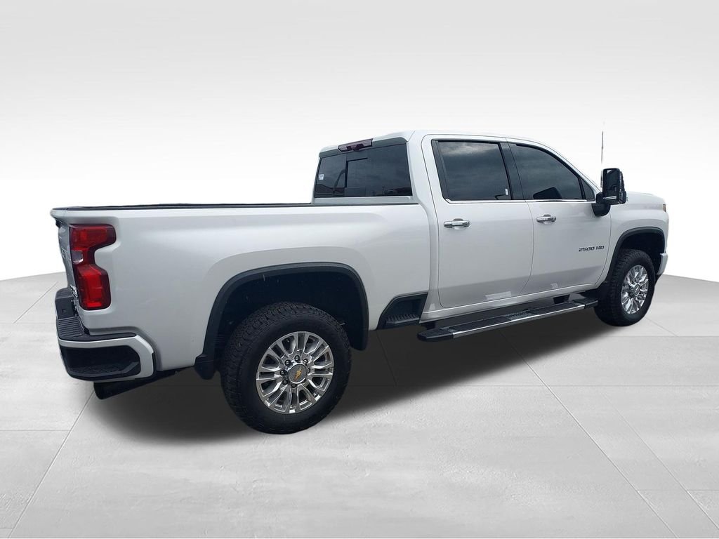 Used 2023 Beige Chevrolet High Country image 5