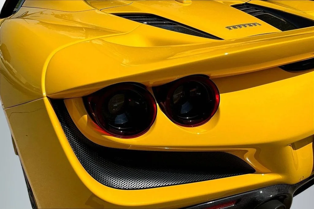 Used 2022 Giallo Modena Ferrari  image 20