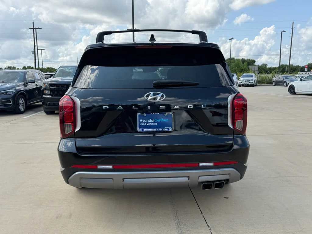 Used 2024 Abyss Black Pearl Hyundai Limited image 5