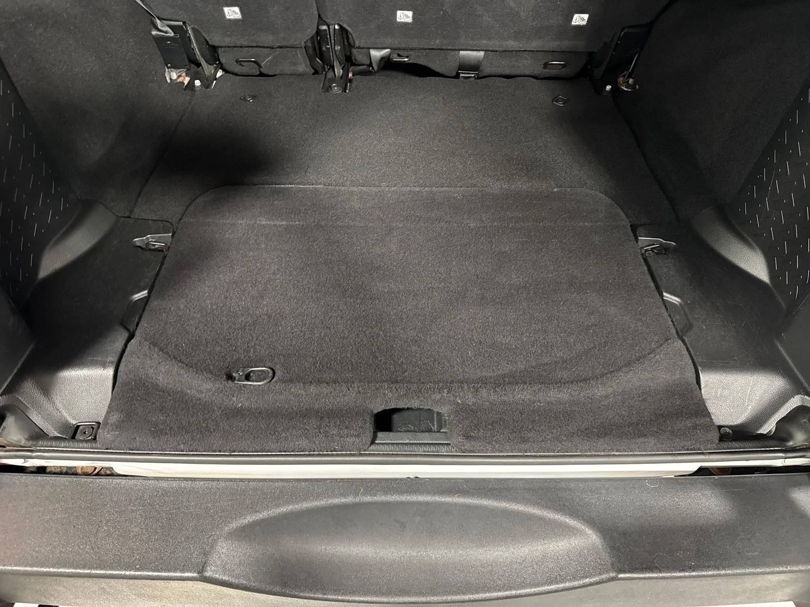 Used 2018 Bright White Clearcoat Jeep Unlimited Sport image 24