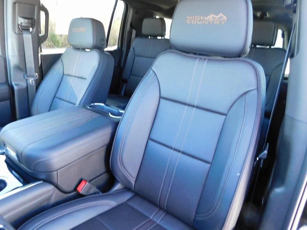 2025 Chevrolet Suburban High Country - Photo 16