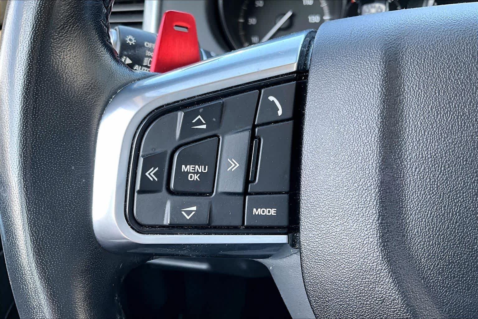 Used 2018 Fuji White Land Rover SE image 19