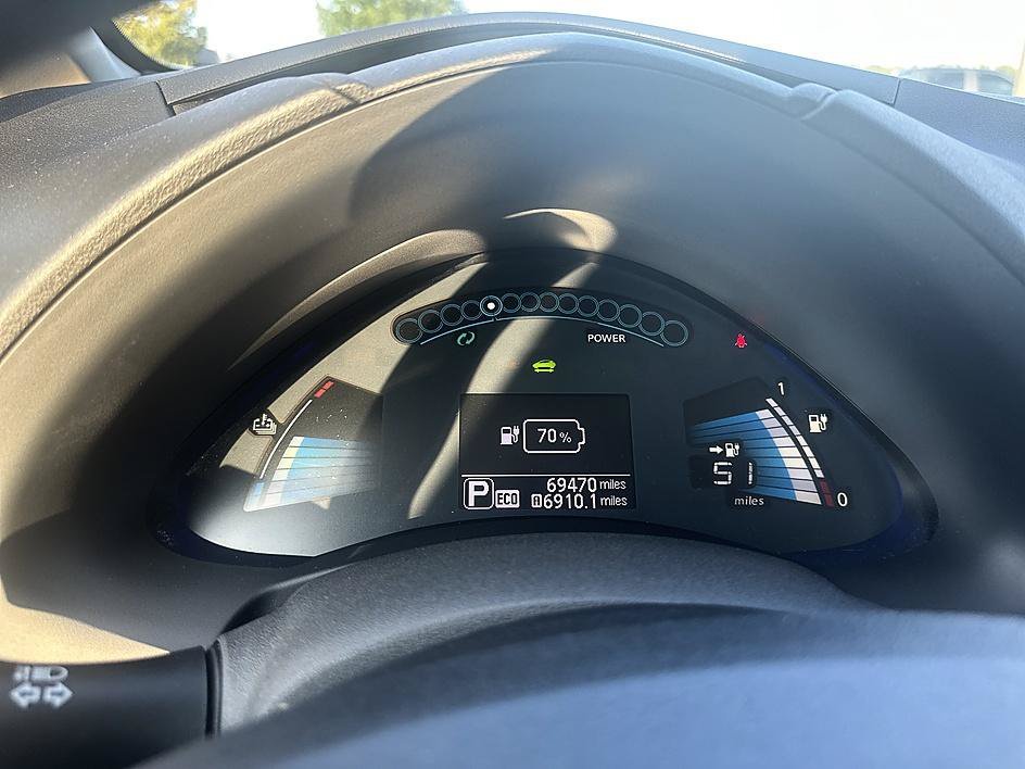 Used 2016 Gun Metallic Nissan S image 16