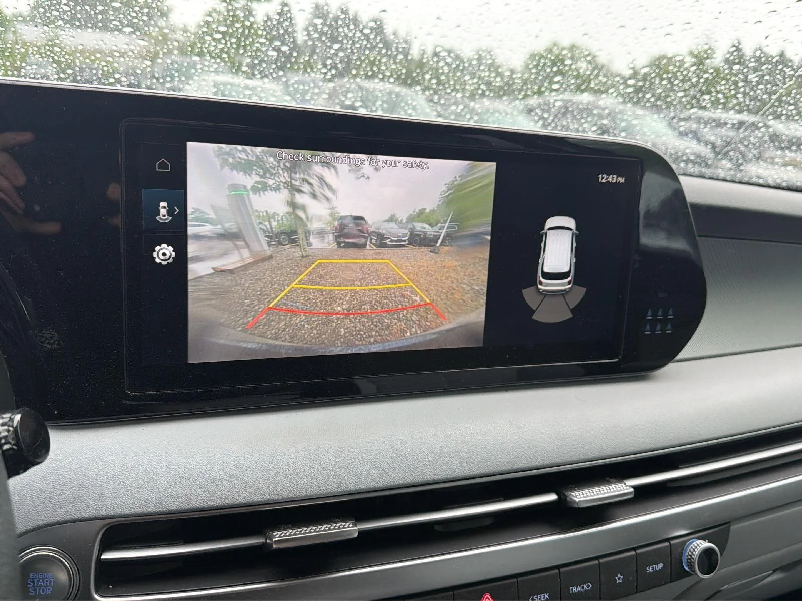 Used 2023 Moonlight Cloud Hyundai SE image 9