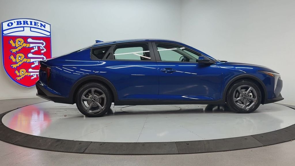 Used 2025 Deep Sea Blue Kia LXS image 4