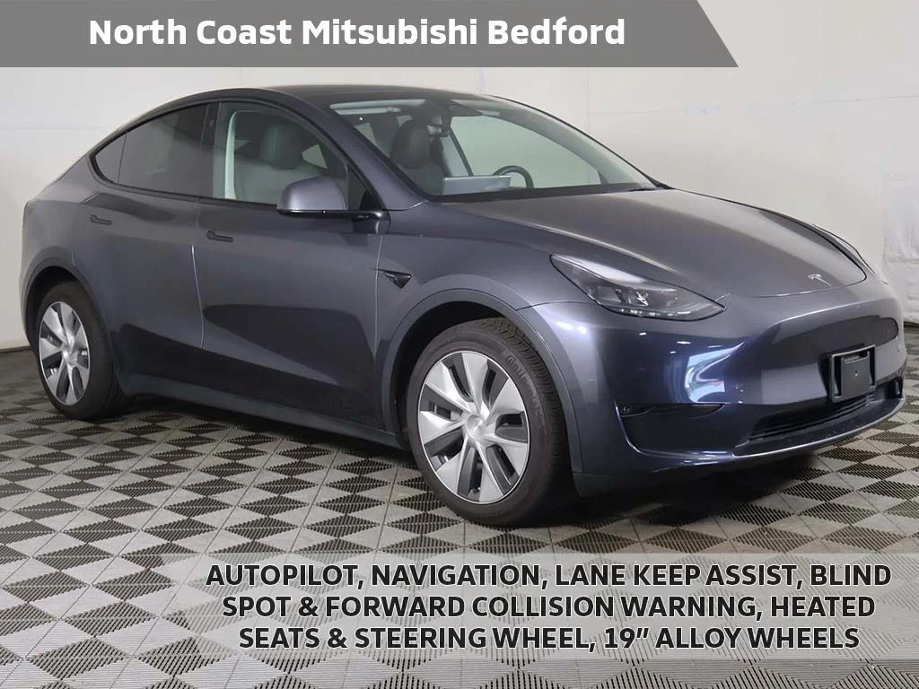 2023 Tesla Model Y Long Range Dual Motor All-Wheel Drive's photo