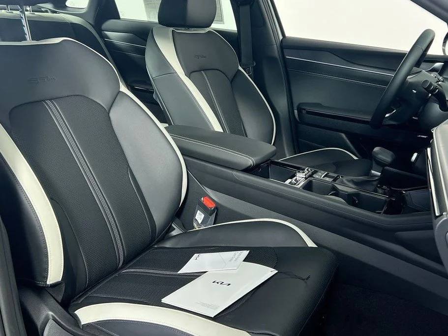 New 2026 Aurora Black Pearl Kia GT-Line FWD image 29