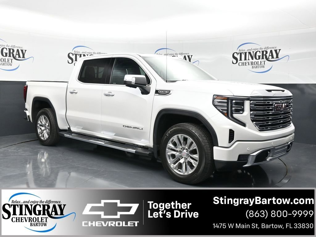 2022 GMC Sierra 4WD Crew Cab Short Box Denali's photo