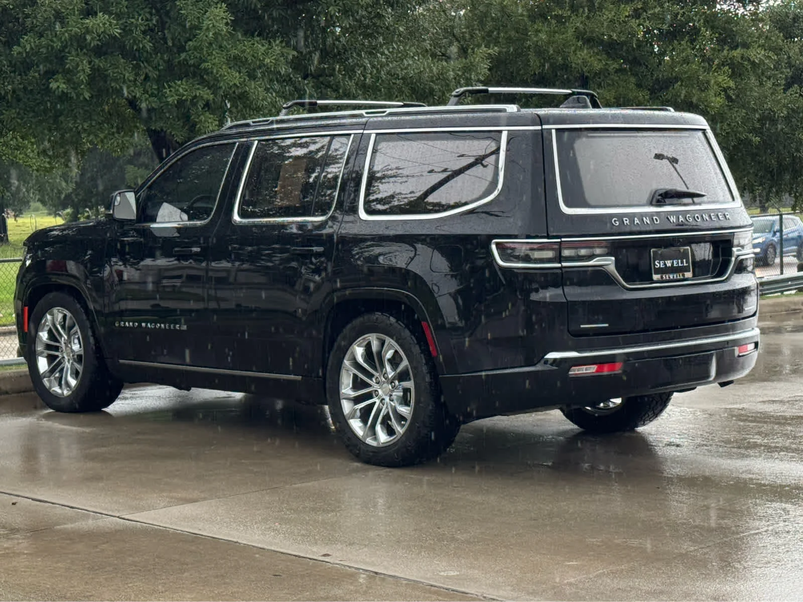 Used 2022 Diamond Black Crystal Pearlcoat Jeep Series II image 5