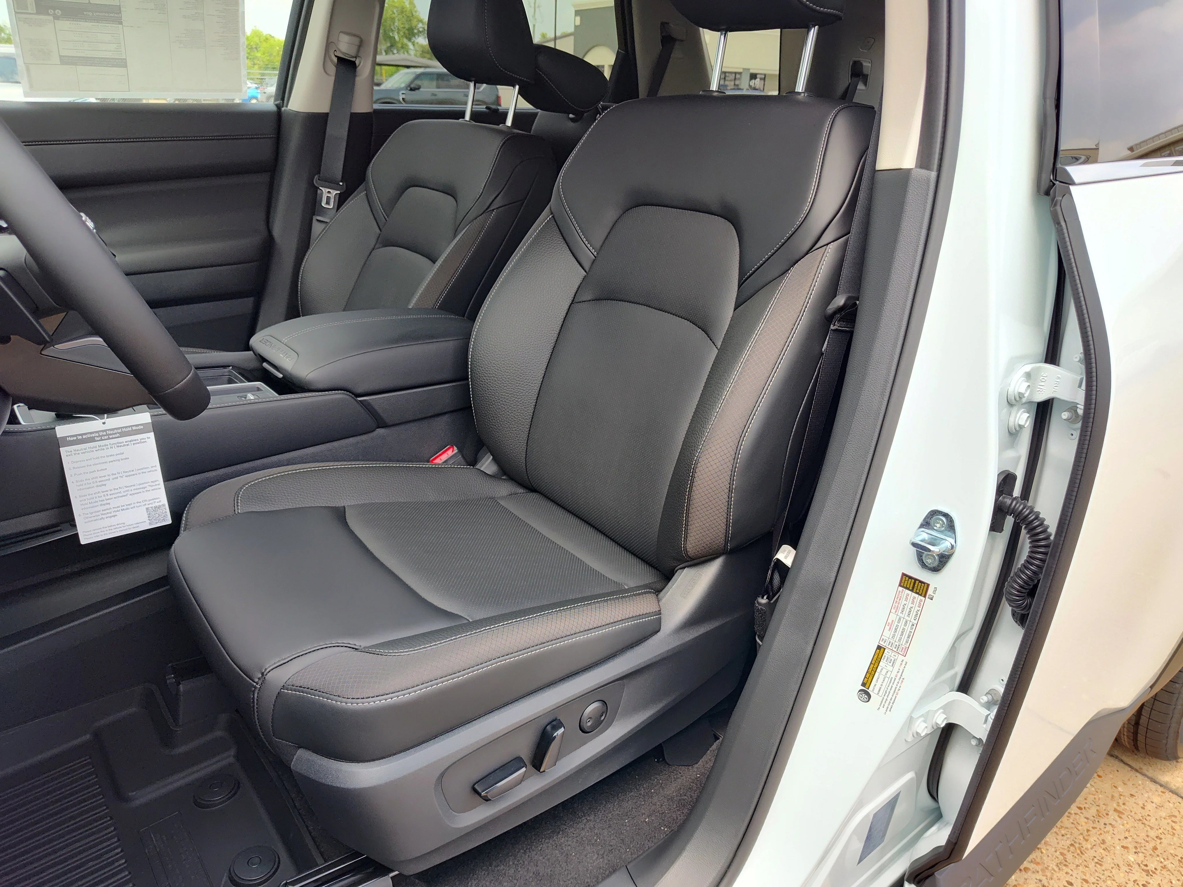 New 2026 Everest White Pearl TriCoat Nissan SL image 7