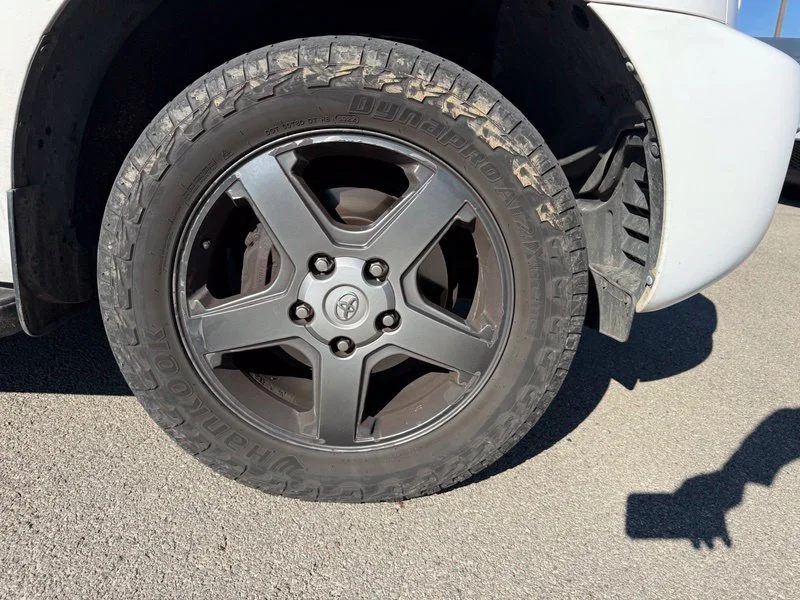 Used 2016 White Toyota SR5 image 13