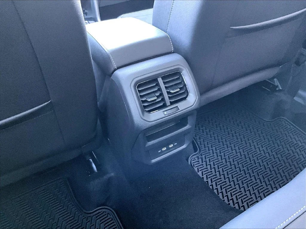 New 2027 Black Volkswagen 1.5T SE Black image 10