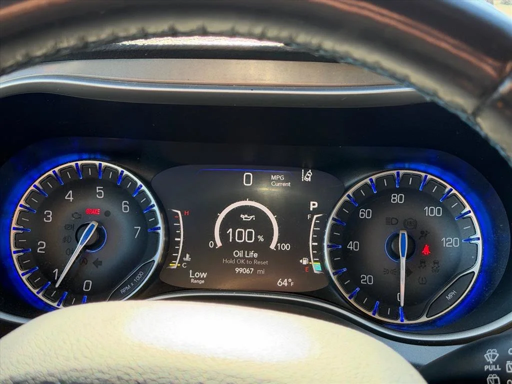Used 2021 White Chrysler Touring L image 19
