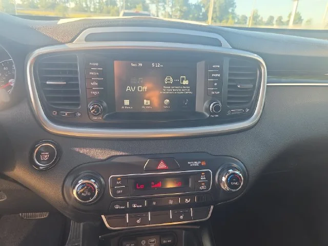 Used 2020 Silver Kia S image 27