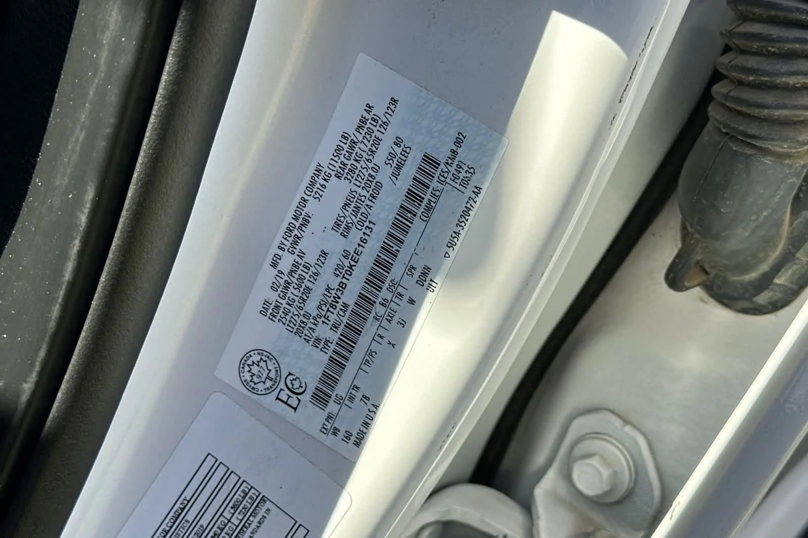 Certified Used 2019 White Platinum Metallic Tri-Coat Ford Platinum image 28