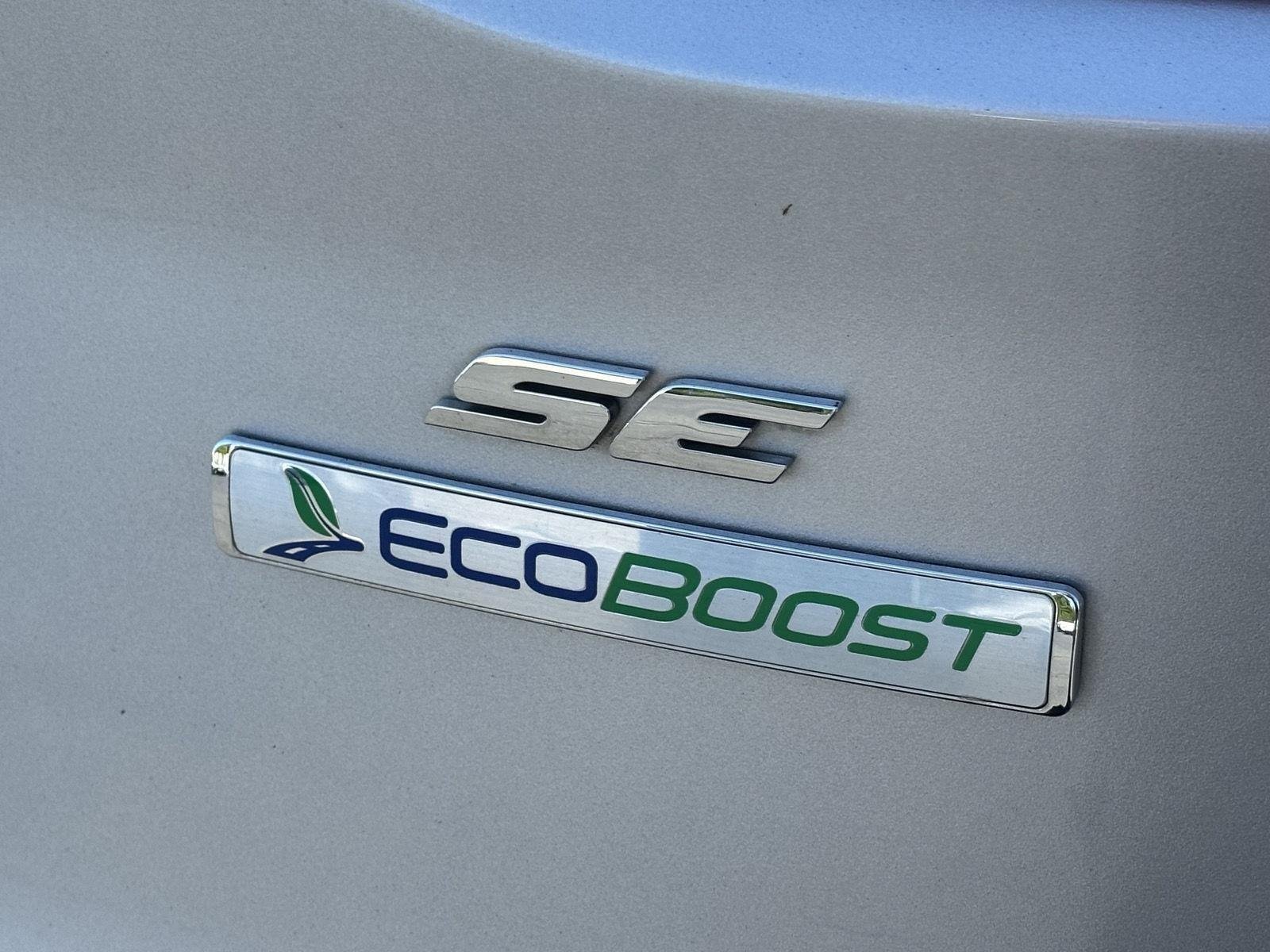 Used 2014 Ingot Silver Metallic Ford SE image 10