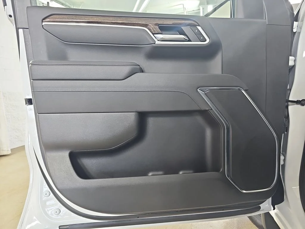 Certified Used 2025 Summit White GMC Elevation image 31