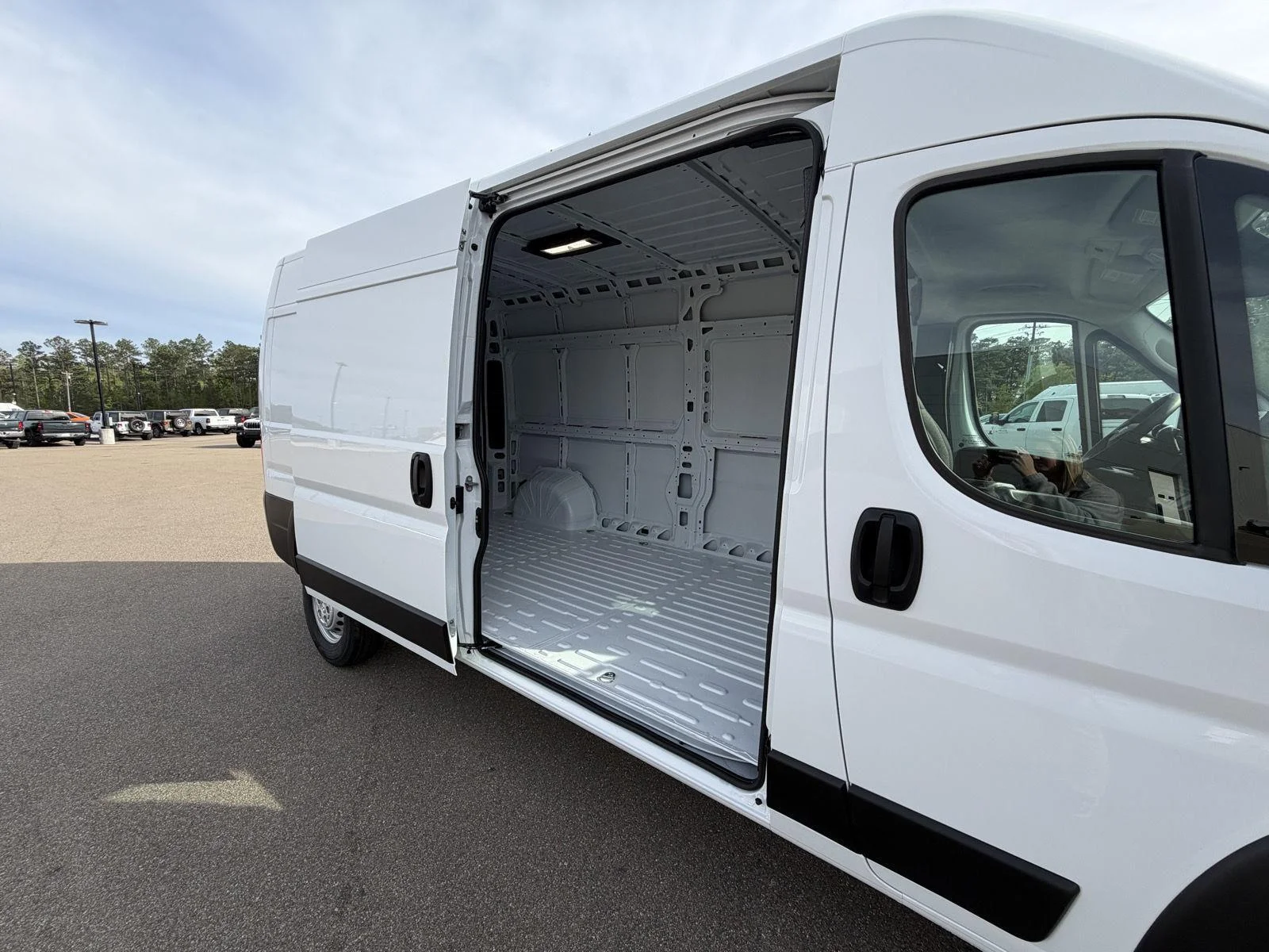 New 2026 Bright White Clear-Coat Exterior Paint RAM Tradesman image 17