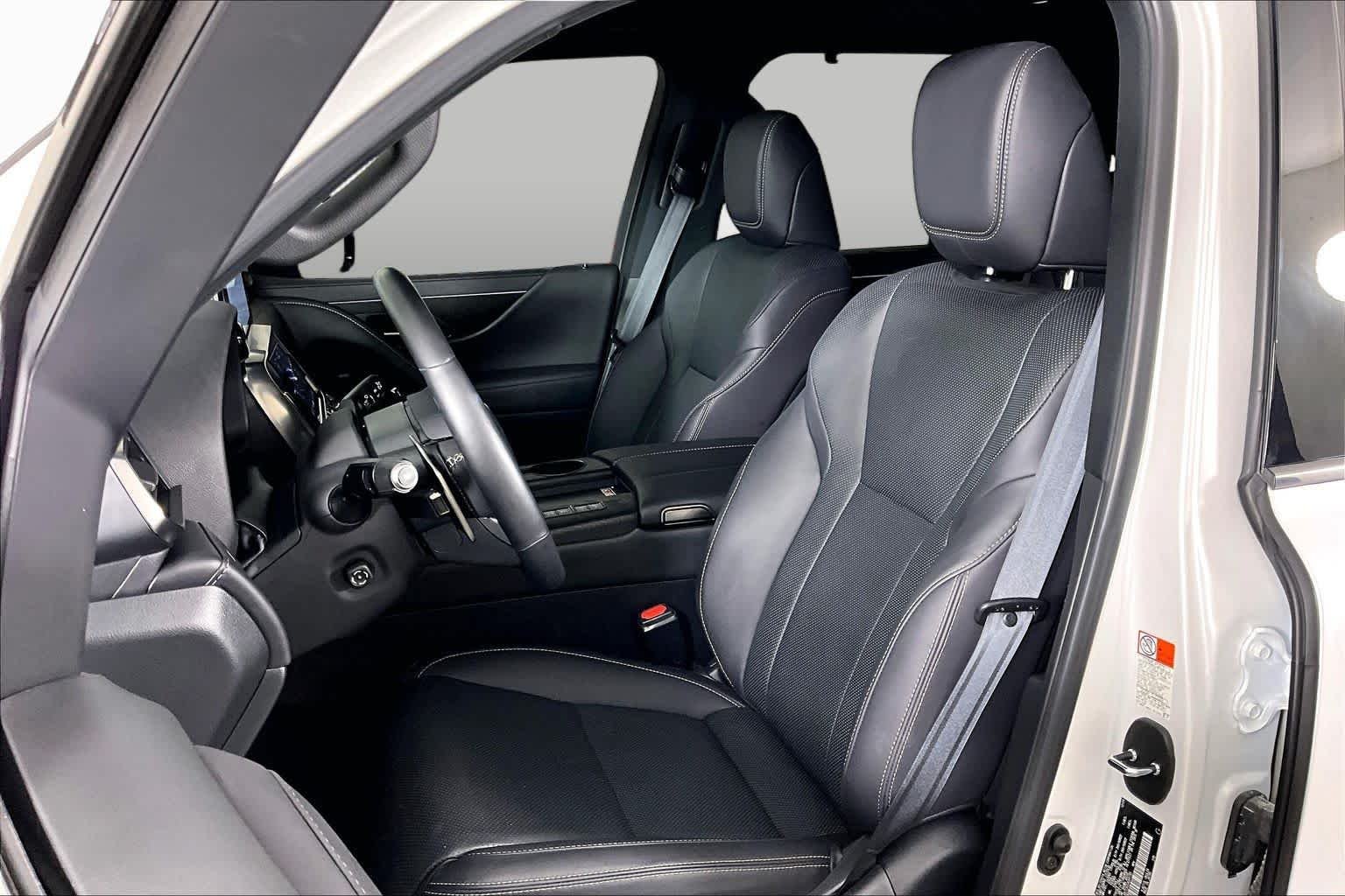 Pre-Owned 2025 Lexus LX 600 Luxury