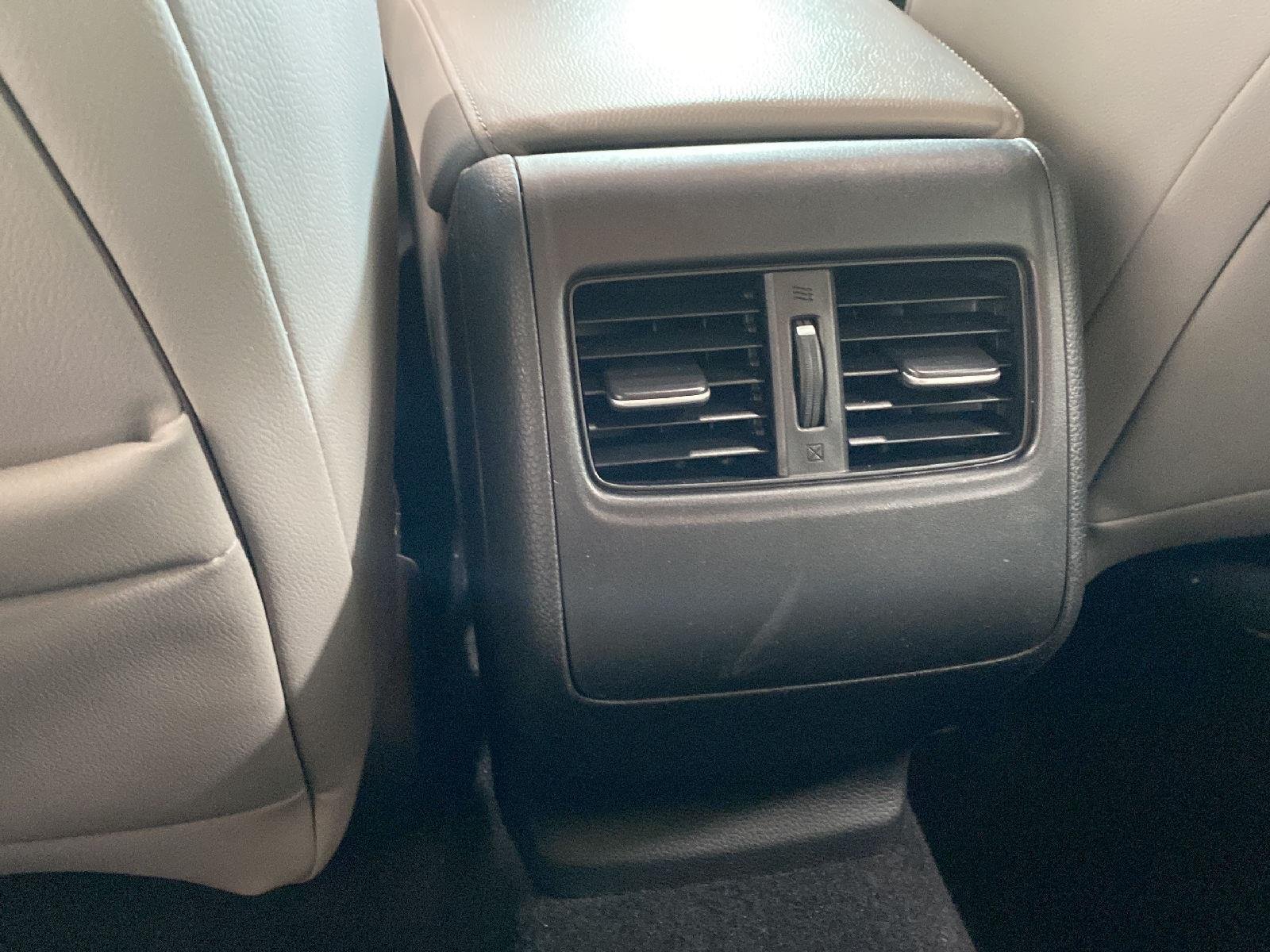 Used 2018 Modern Steel Metallic Honda Touring image 23