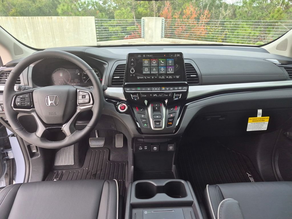 New 2027 Sonic Gray Pearl Honda Touring image 10