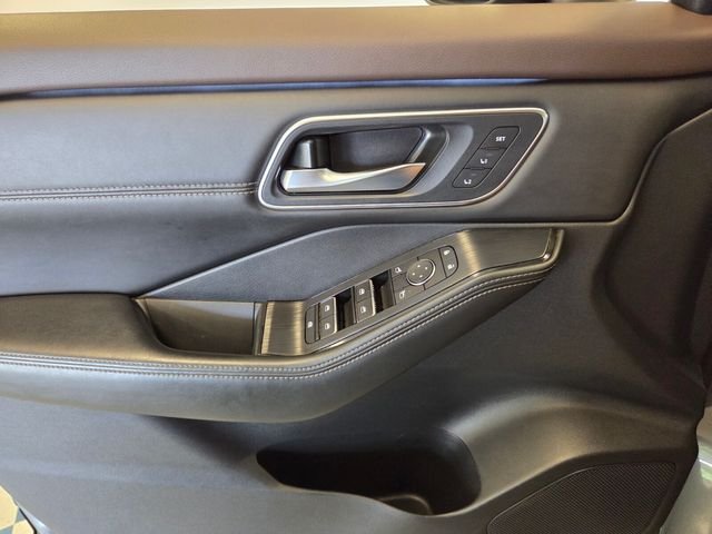Used 2023 Gray Nissan Platinum image 28