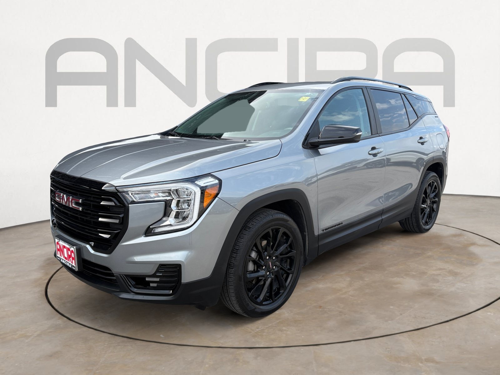 Used 2024 Sterling Metallic GMC SLE image 7