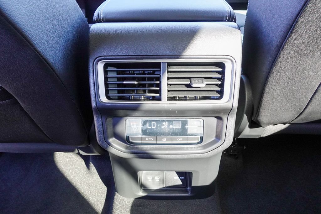 2026 Volkswagen Atlas SE w/Tech - Photo 28