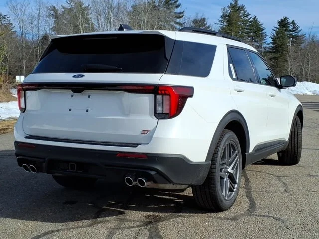 New 2026 Star White Metallic Tri-Coat Ford ST image 4