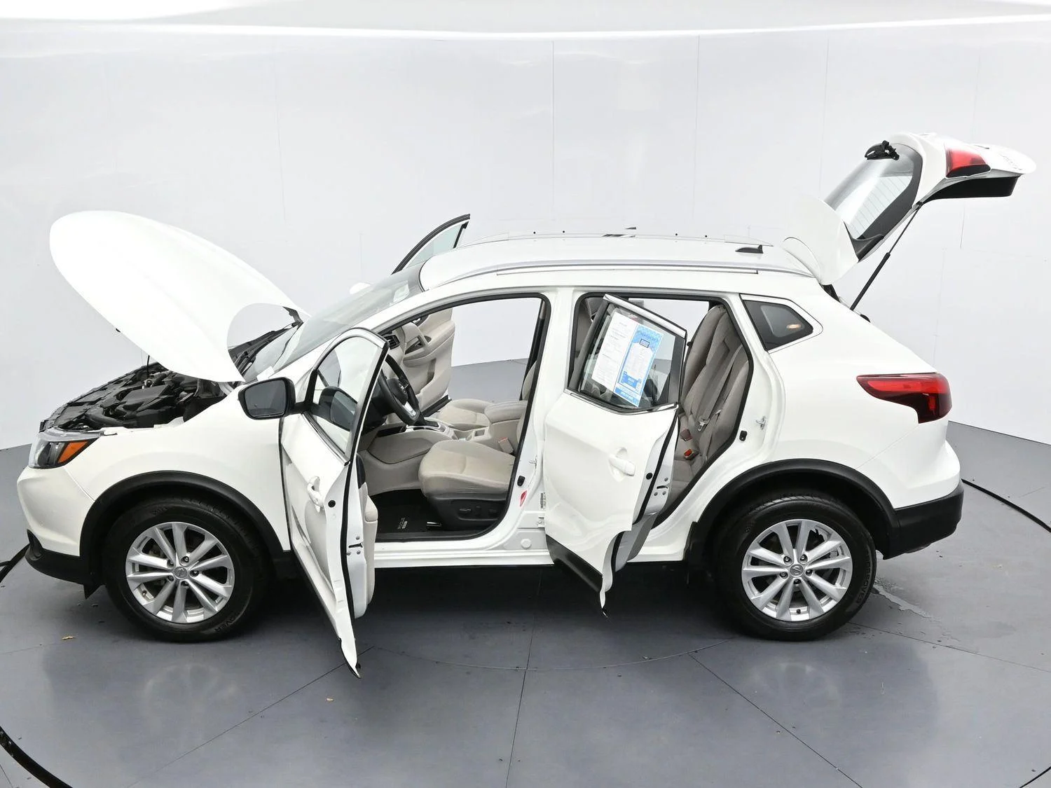 Used 2017 Glacier White Nissan SV image 40