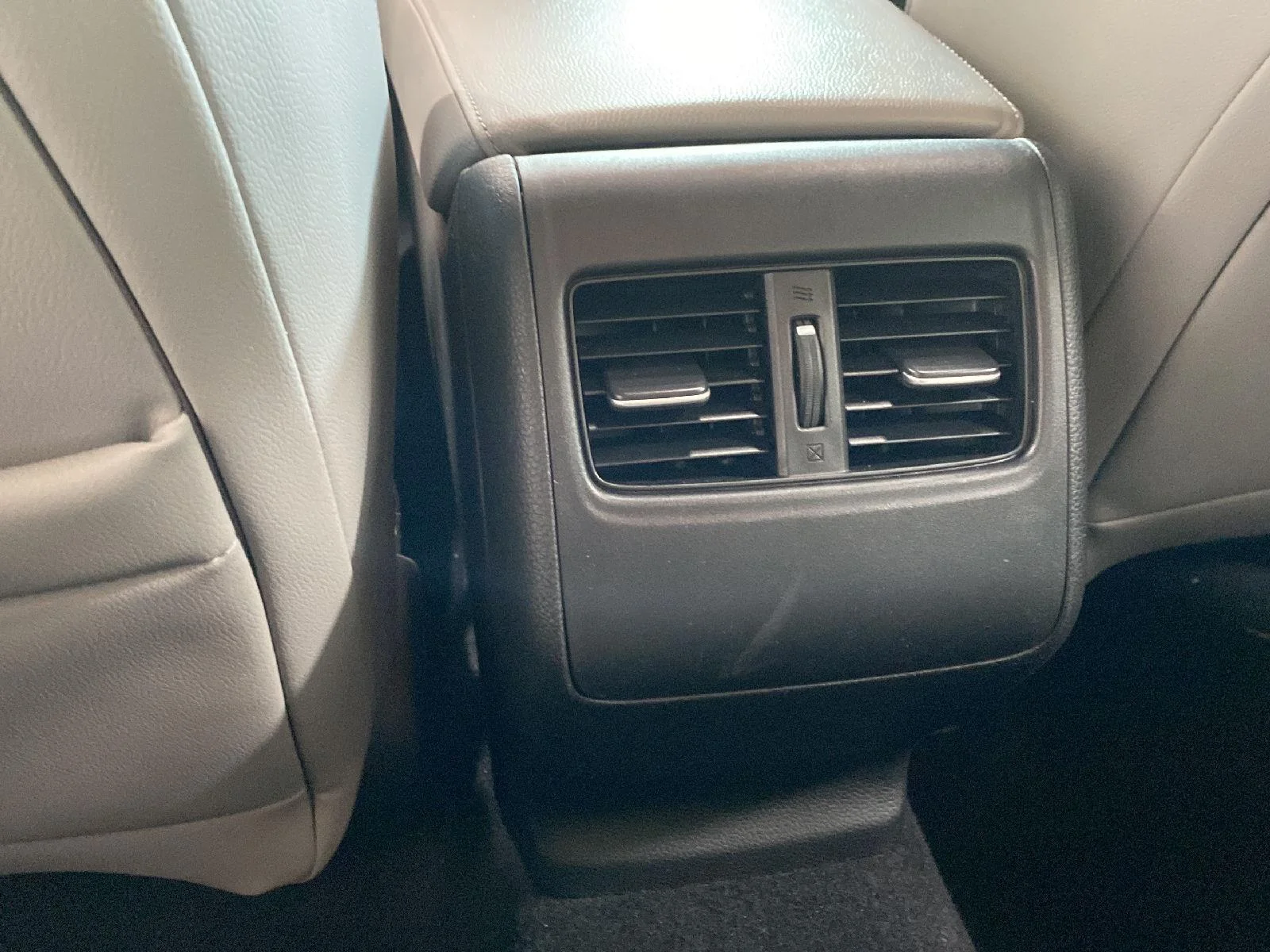 Used 2018 Modern Steel Metallic Honda Touring image 23