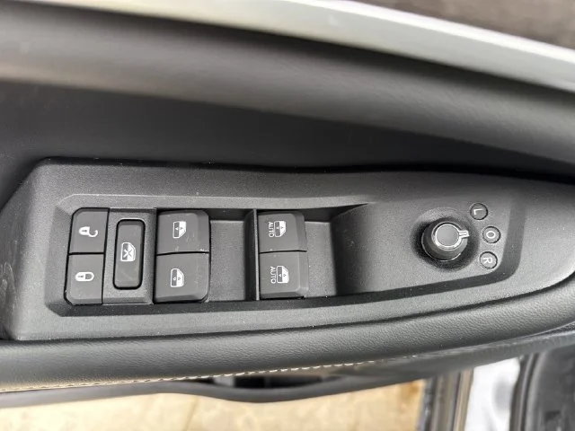 New 2026 Gray Jeep Altitude image 11