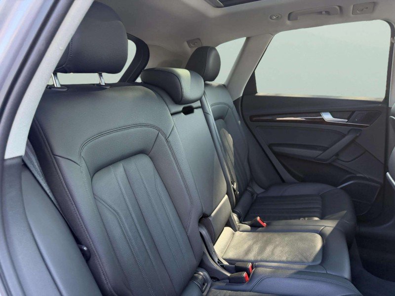 Used 2018 Florett Silver Metallic Audi Premium Plus image 27