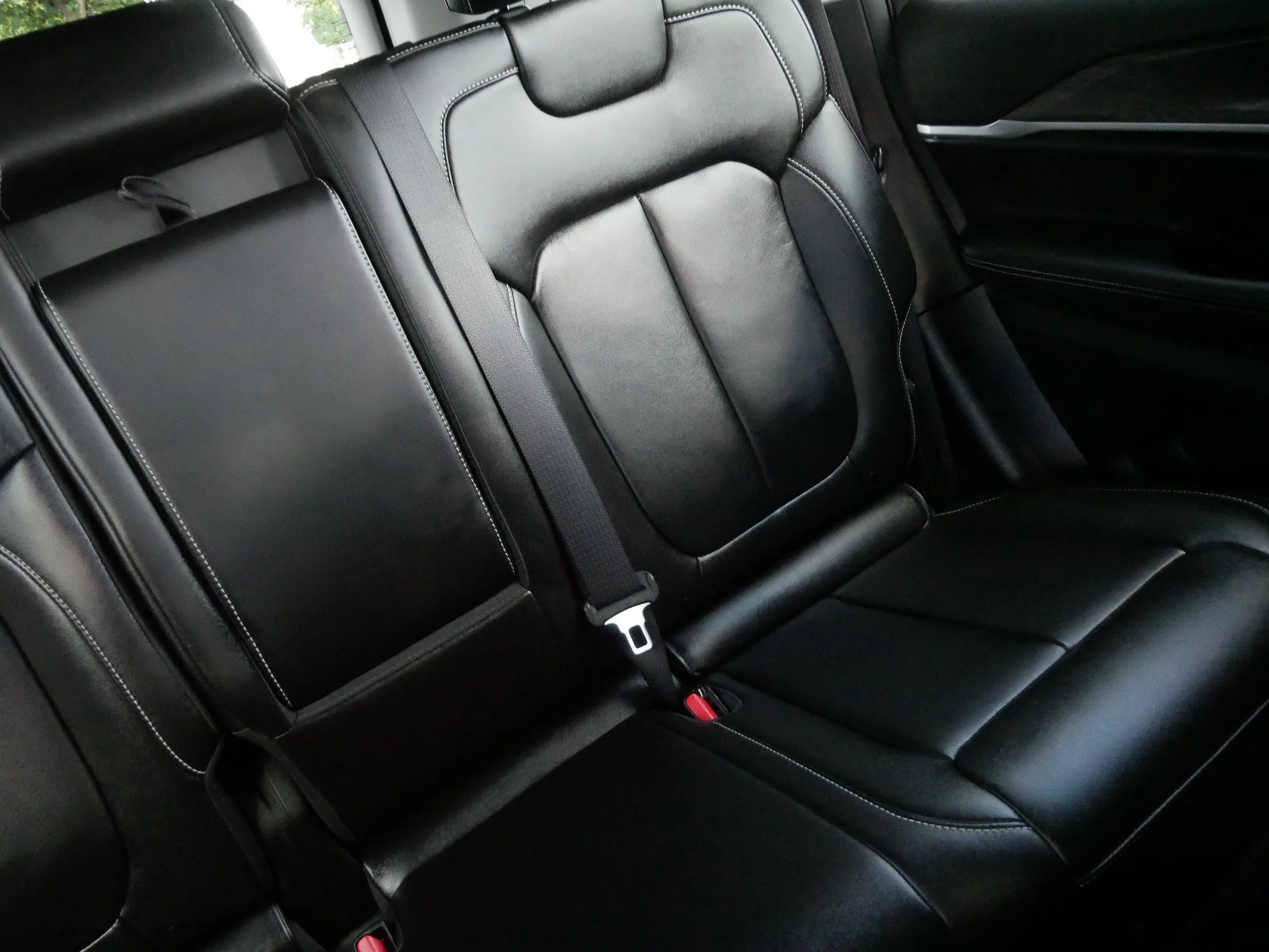 Used 2023 Velvet Red Pearlcoat Jeep Limited image 14