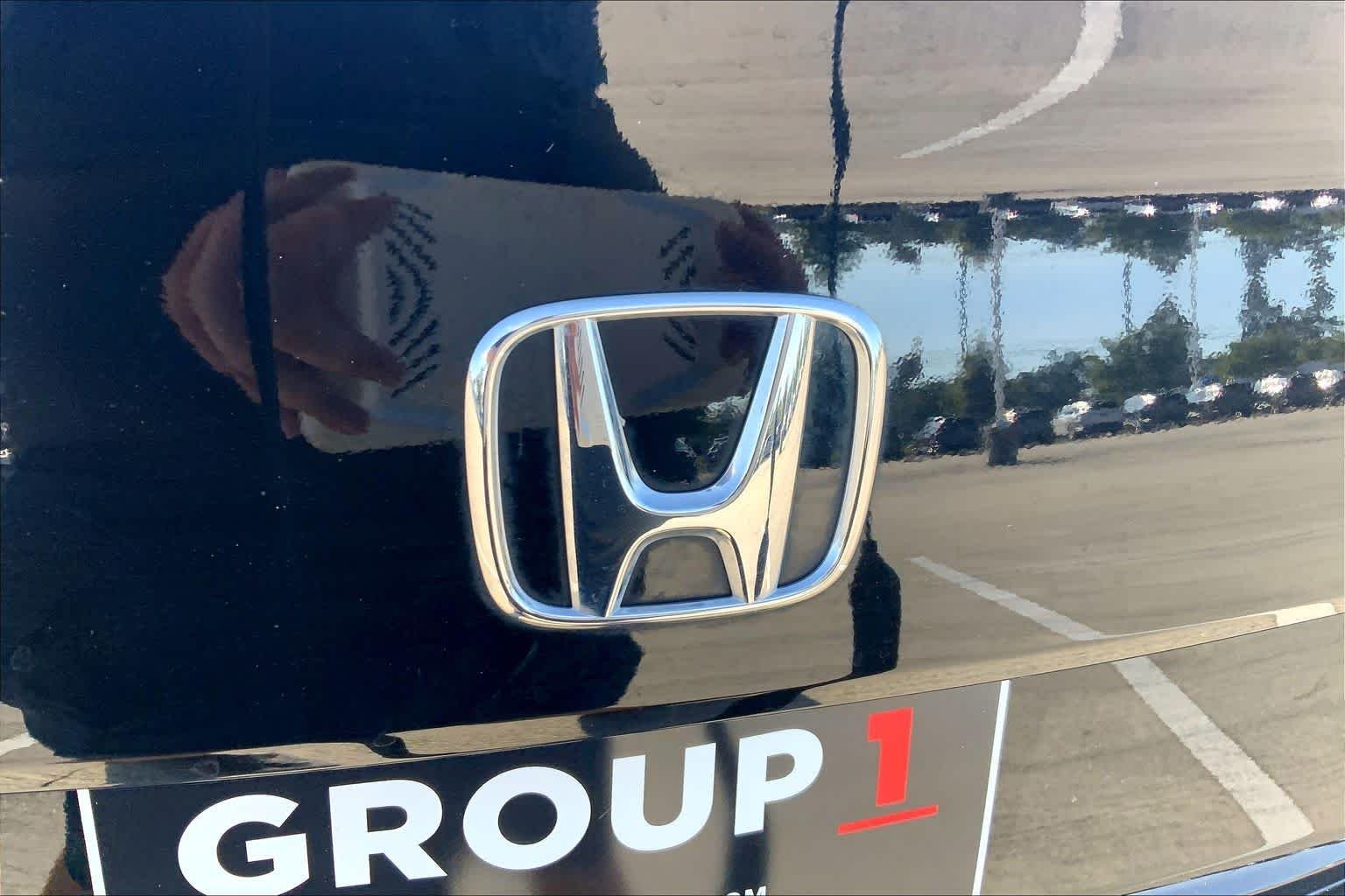 Used 2025 Crystal Black Pearl Honda LX image 10