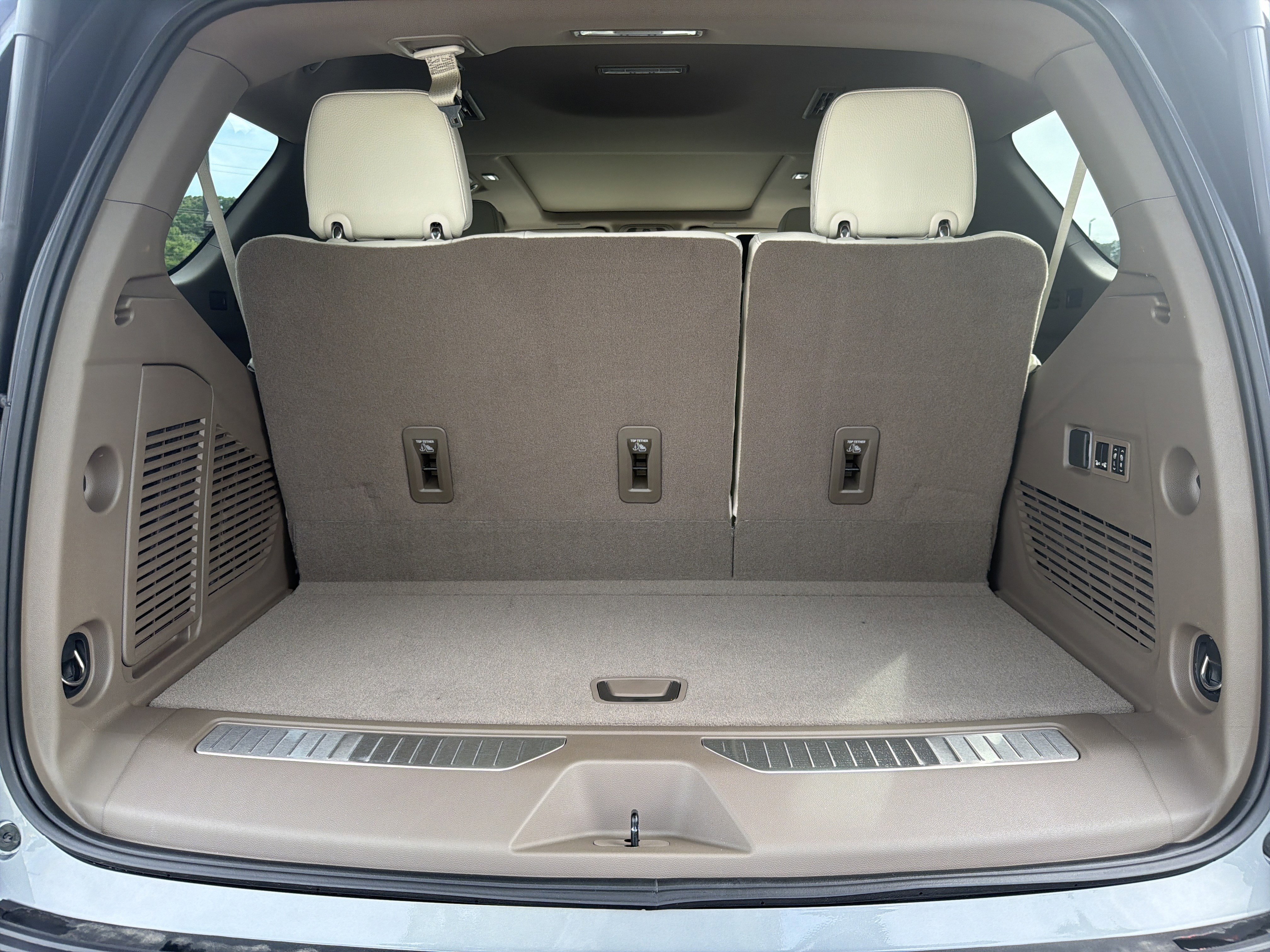 2026 GMC Yukon Denali - Photo 19