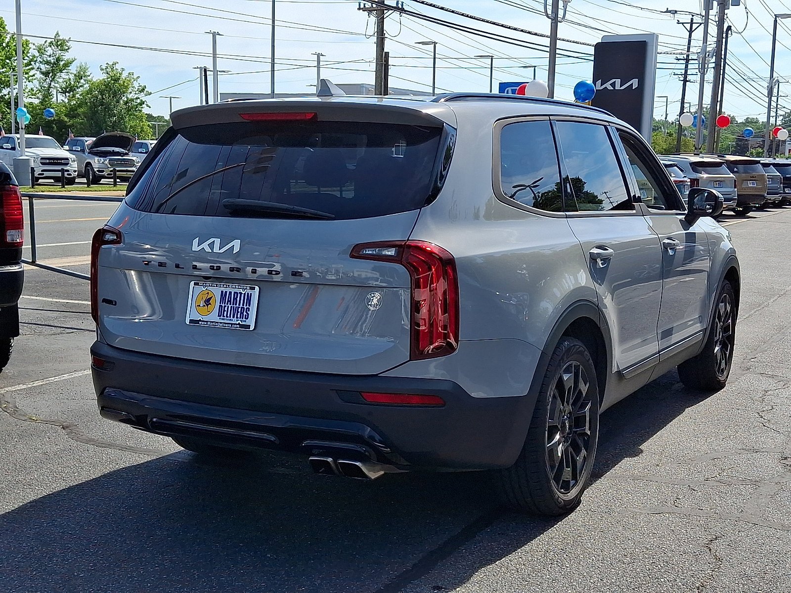 Used 2022 Wolf Gray Kia EX image 4