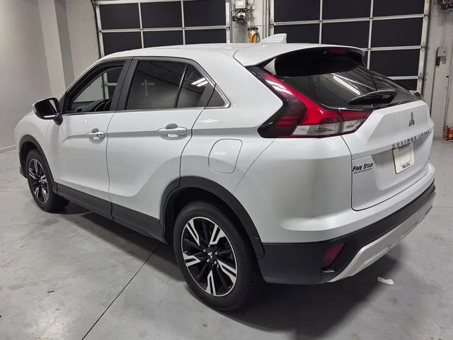 Used 2024 White Mitsubishi SEL image 9