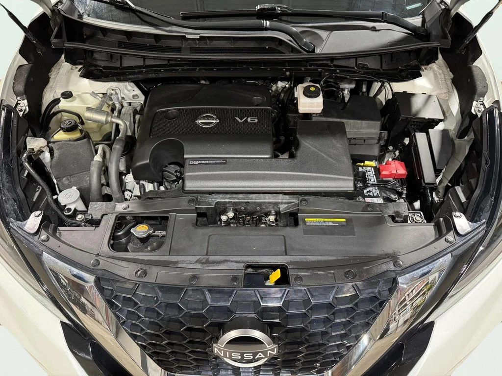Used 2023 Pearl White Tricoat Nissan SL image 28
