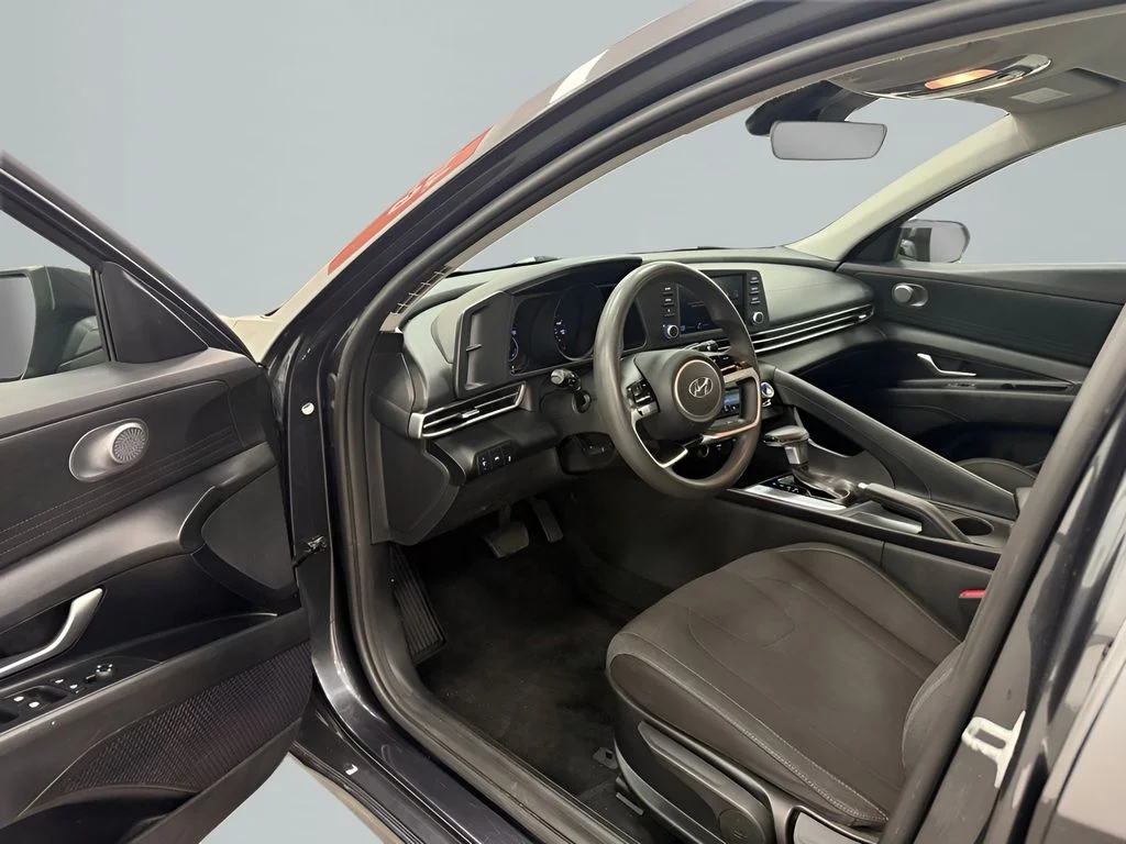 Used 2021 Gray Hyundai SEL image 10
