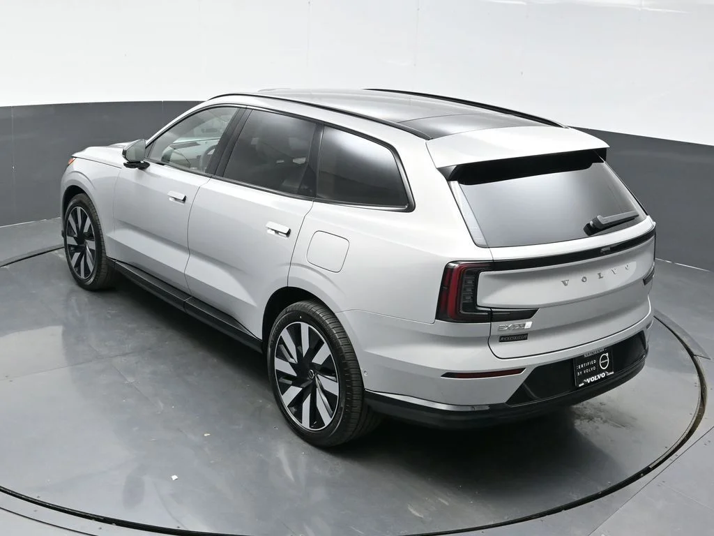 2025 Volvo EX90 Ultra - Photo 32