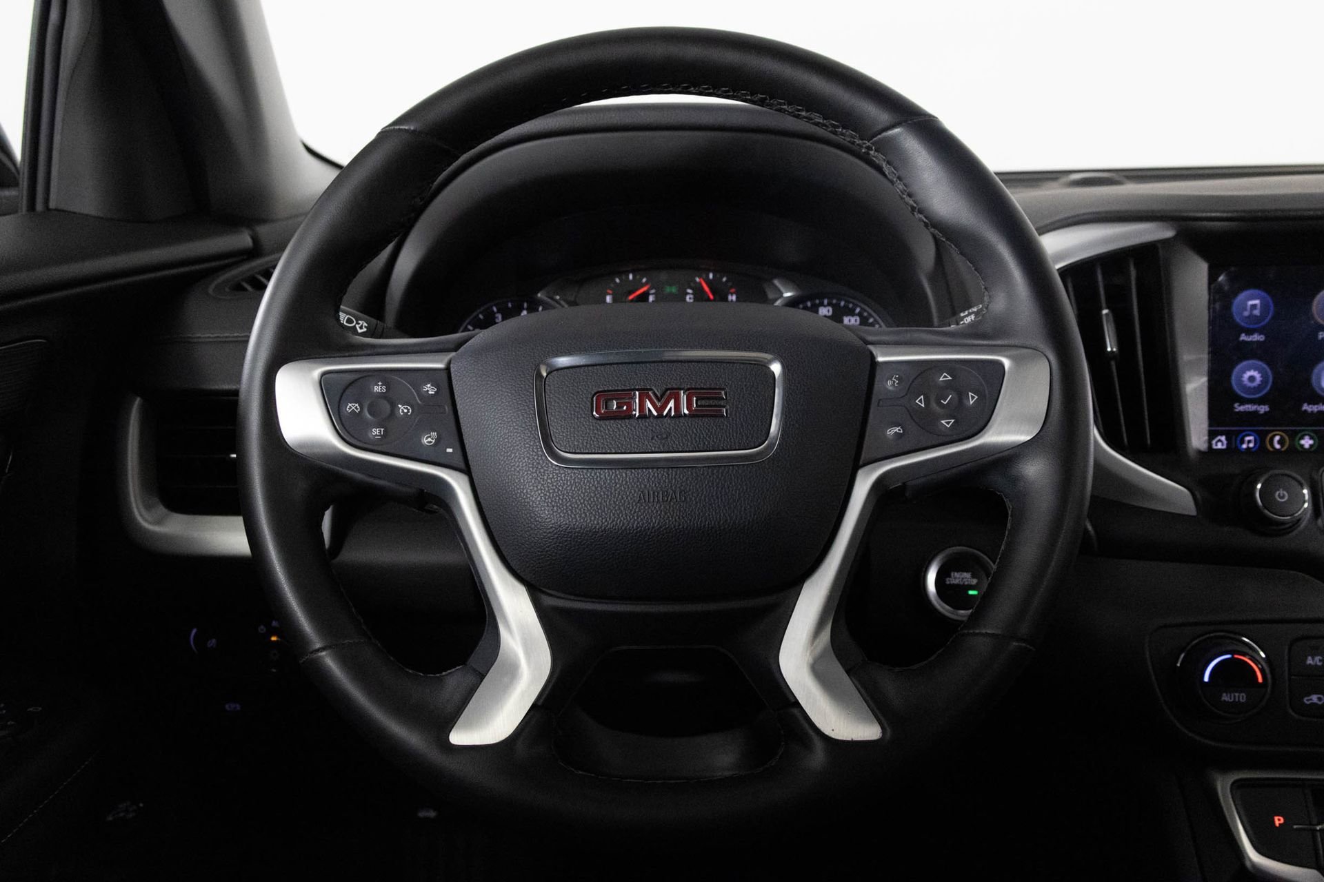 2023 GMC TERRAIN - Image 25